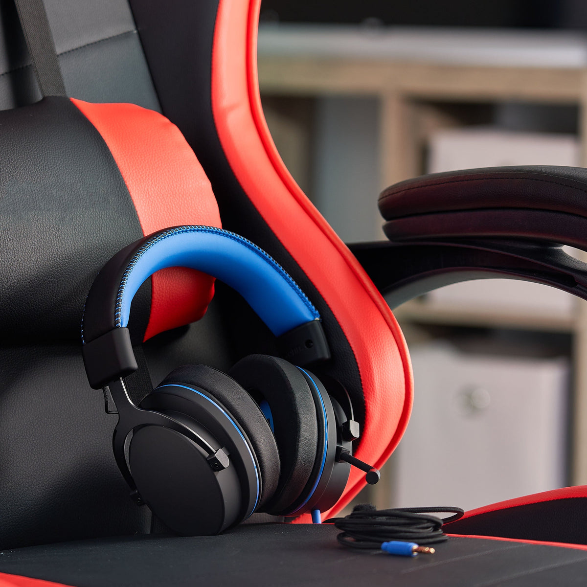 onn Wired Gaming Headset Compatible with PlayStation, Black and Blue