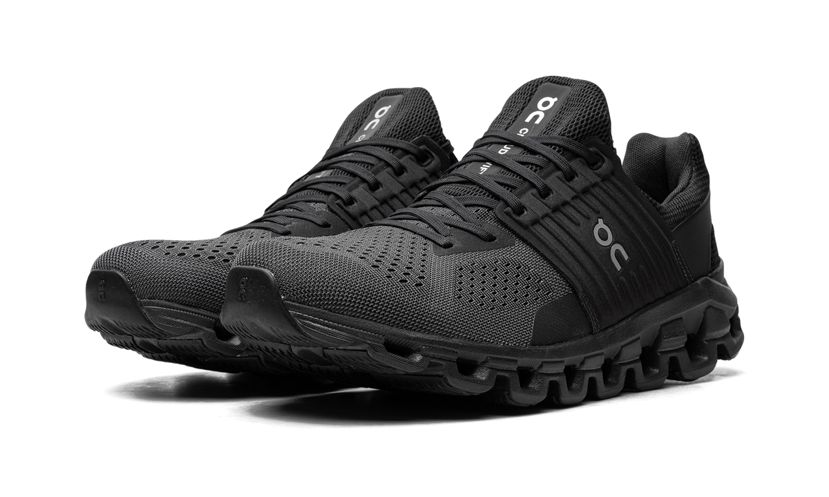 ON MENS Cloudswift "Black" 41.98462 from Stadium Goods
